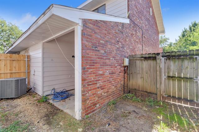 Building Photo - 210 Rolston Rd