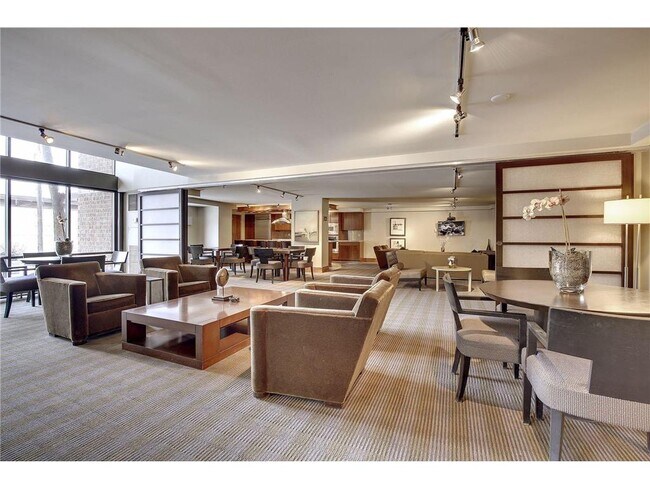 Building Photo - 401 S 1st St