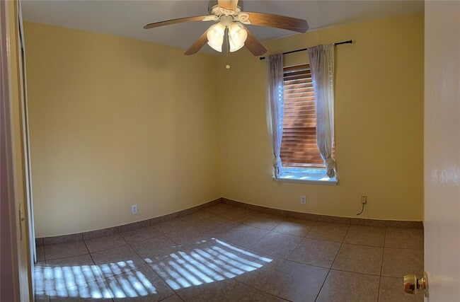 Building Photo - 5005 Daymon Ct