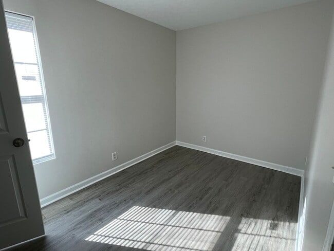 Building Photo - 1708 Underwood St