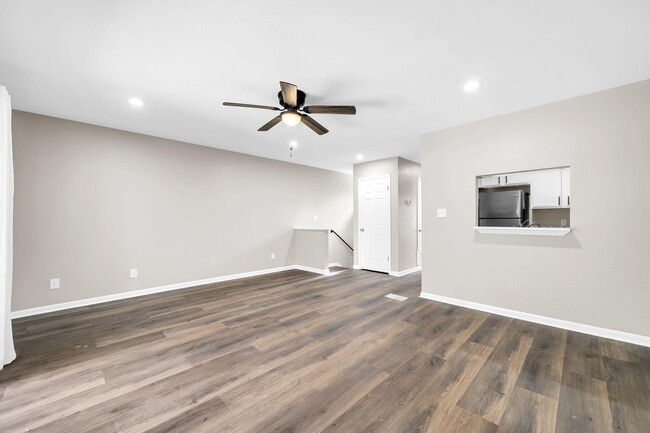 Building Photo - 200 White St