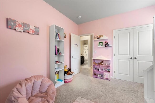 Building Photo - 2170 Trelipe Dr