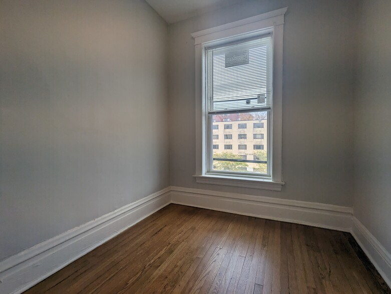 Building Photo - 3532 N Halsted St