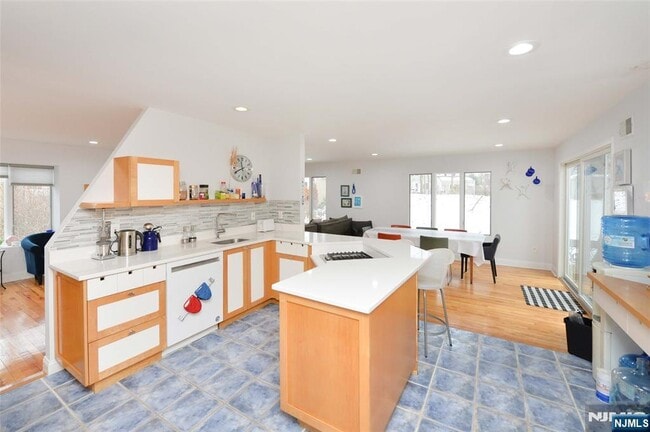 Building Photo - 16 Gurney Terrace