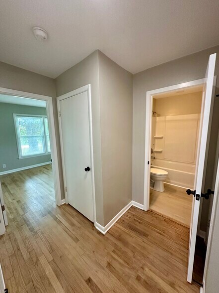 Building Photo - 1106 Toddington Dr