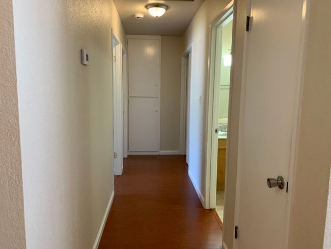 Building Photo - Adorable well maintained 3 bedroom 2 bath ...