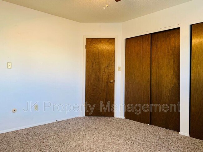 Building Photo - 4236 Central Ave