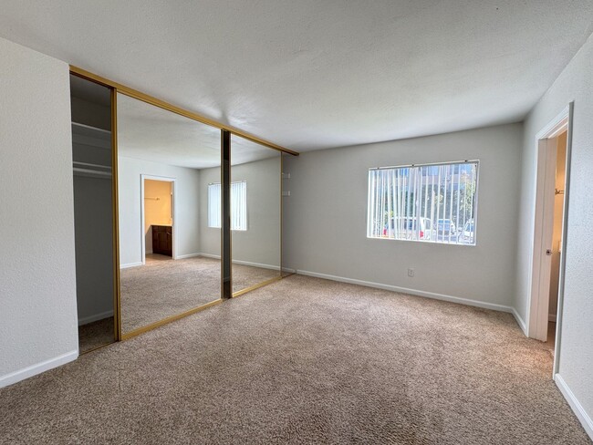 Building Photo - *** Move-In Special*** Luxury Living at Wa...