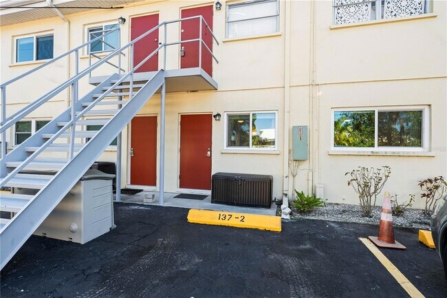 Building Photo - 137 Avenida Messina