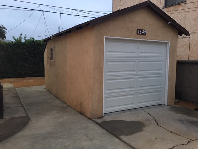 GARAGE - 1649 W 84th St