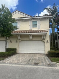 Building Photo - 2911 Cascada Isle Way