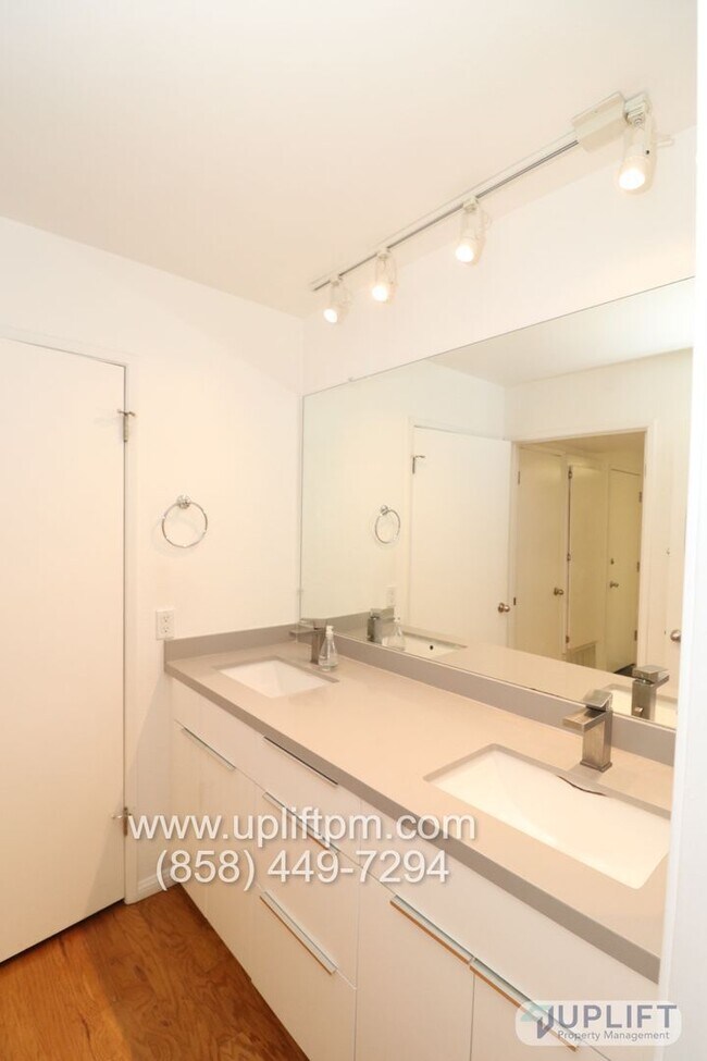 Building Photo - 4084 Crystal Dawn Ln