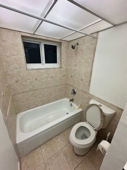 Bath - 2980 Riverside Dr