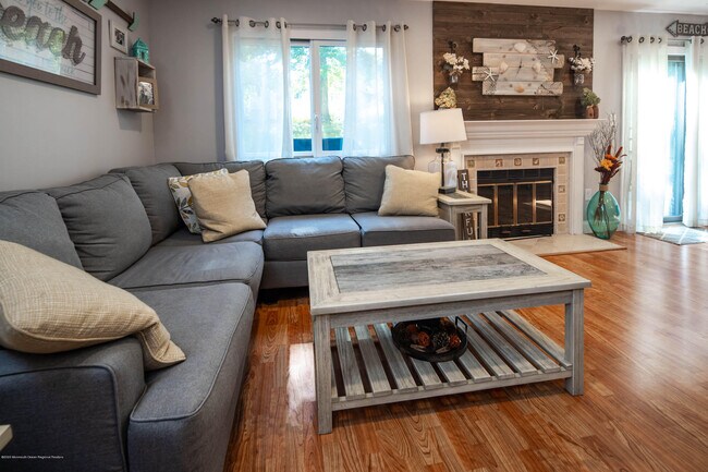 Building Photo - 59 Deer Path Ct