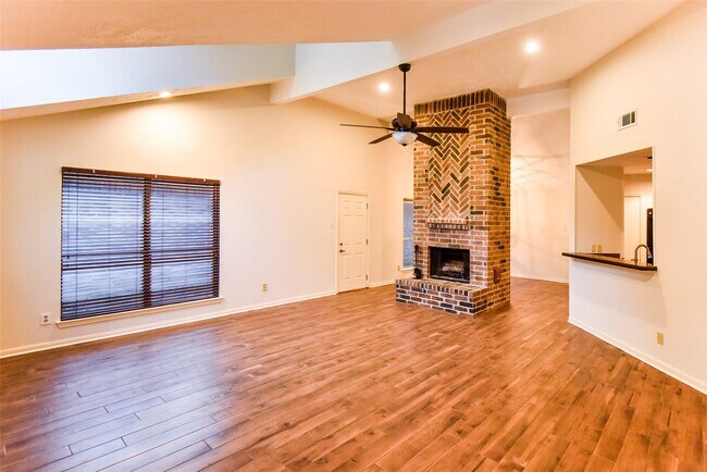 Building Photo - 3530 Santa Rosa Ln