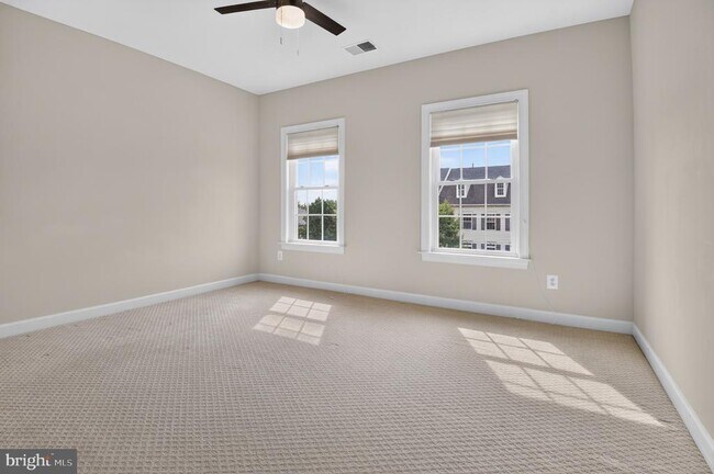 Building Photo - 24949 Earlsford Dr