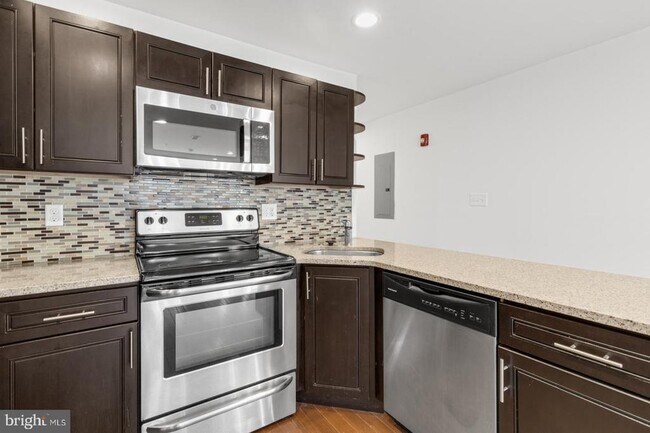 Building Photo - 1228 N 25th St