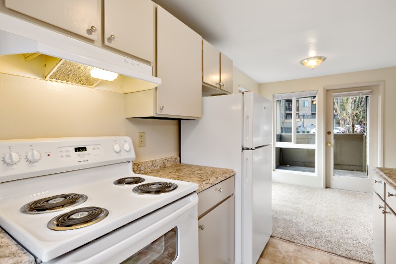 Building Photo - 12520 Roosevelt Way NE