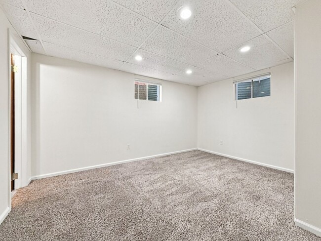 Building Photo - 10841 W 68th Pl