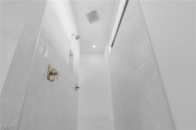 Building Photo - 2001 NW 25th Ave