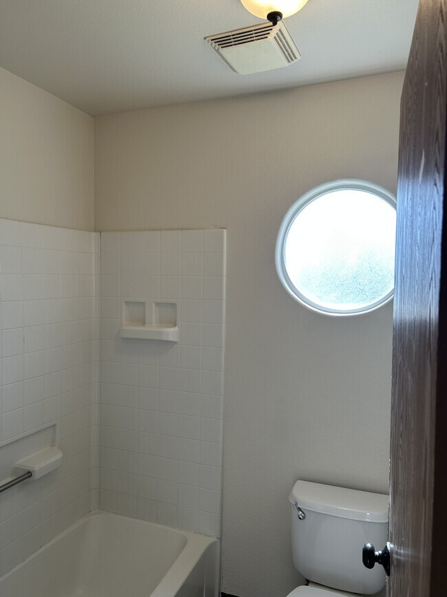 Building Photo - 1333 Glenbrook Way