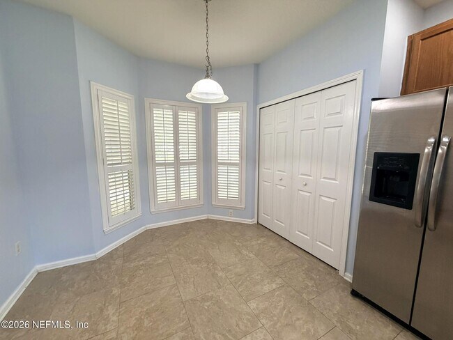 Building Photo - 321 Pecan Grove Dr
