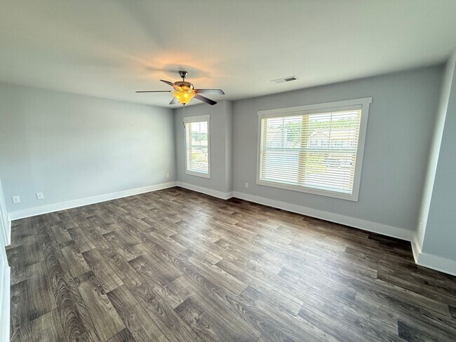 Building Photo - Beautiful 3BR/2.5BA Home in Jennings Mill ...