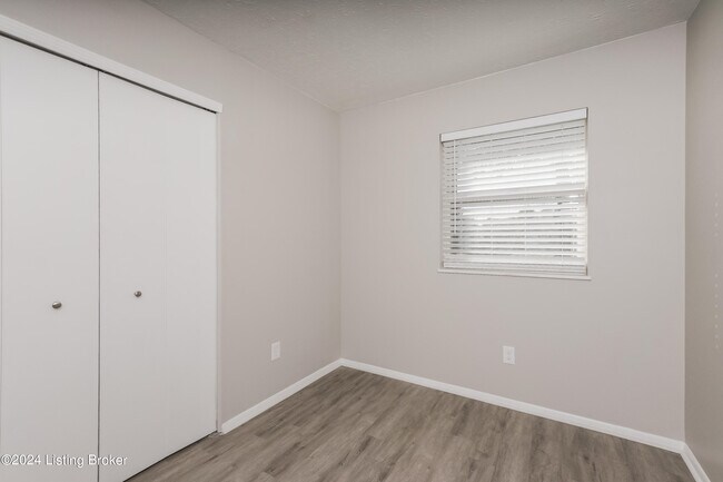Building Photo - 7209 Daisy Ave