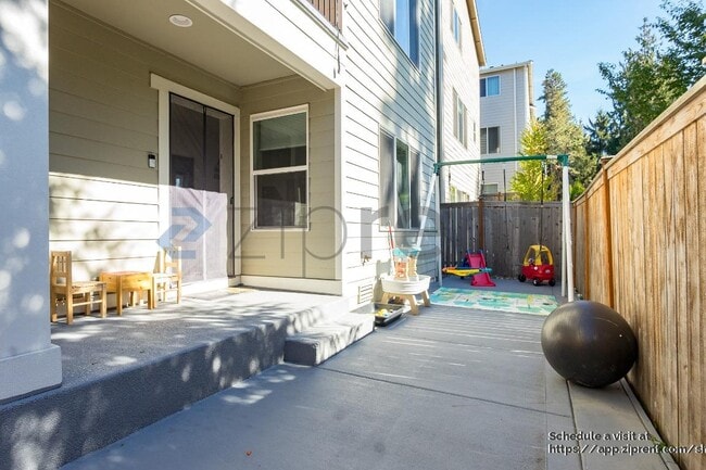 Building Photo - 2114 176th Pl SW