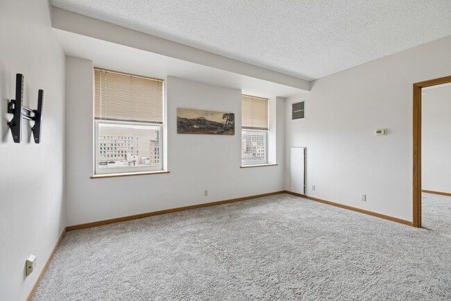 Building Photo - 139 N 11th St