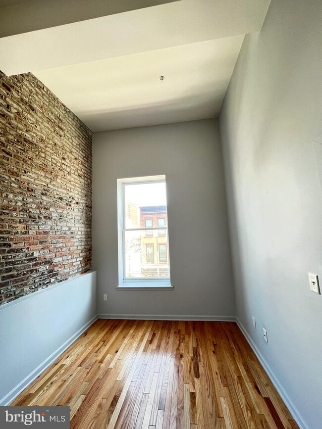 Building Photo - 416 N Howard St