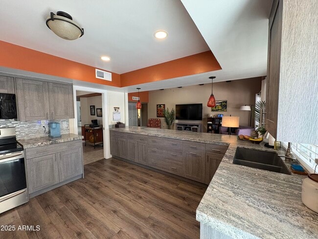 Building Photo - 16425 N Orchard Hills Dr
