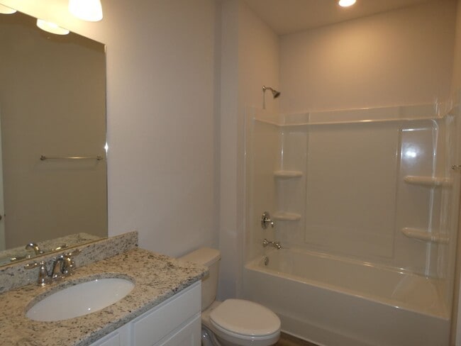 Building Photo - Beautiful 4-Bedroom Home - Open Floor Plan