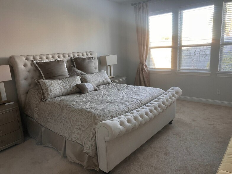 Building Photo - 2301 Noble Pass Ln