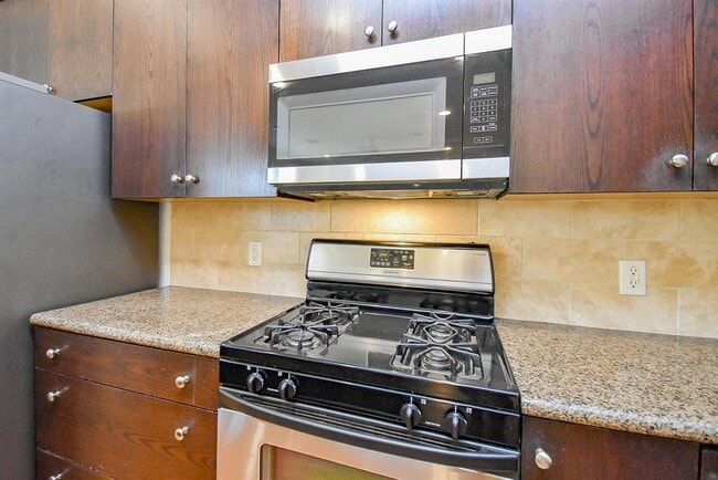 Building Photo - 2612 Starboard Point Dr