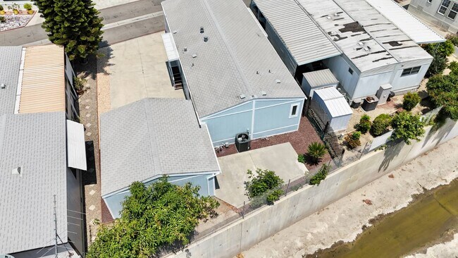 Building Photo - 4 Magnolia Via
