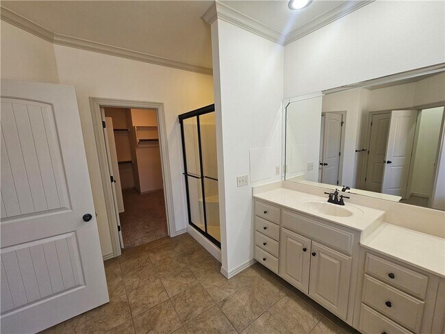 Building Photo - 2311 S Mont Blanc Ave