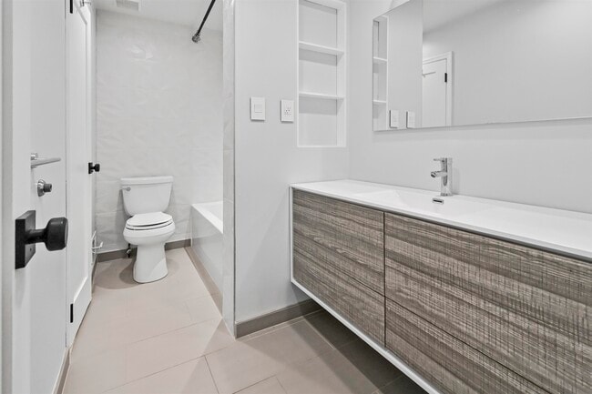 Building Photo - 766 Spinnaker Ct