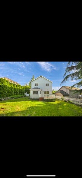 Building Photo - 1470 Sweetbay Dr