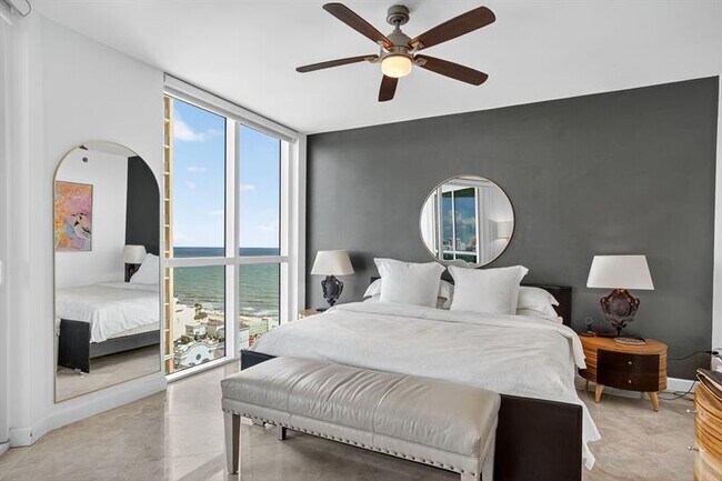 Building Photo - 101 S Fort Lauderdale Beach Blvd