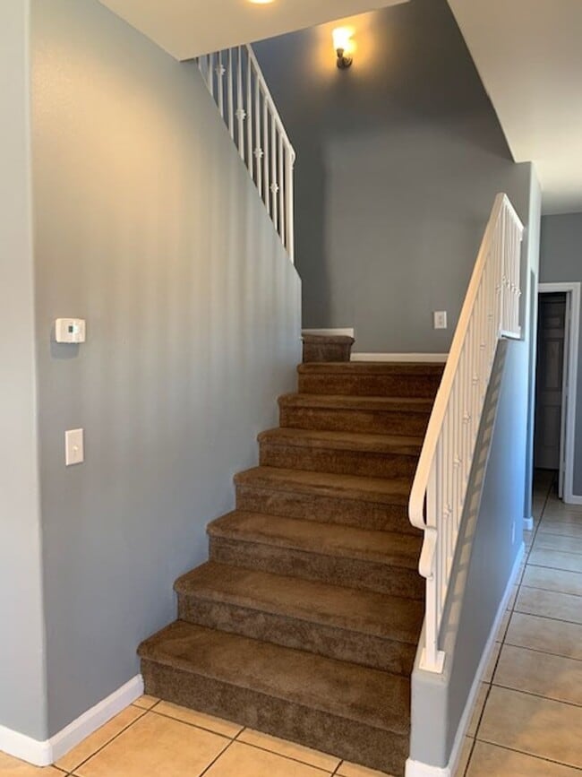 Building Photo - 3 Bedroom Townhouse