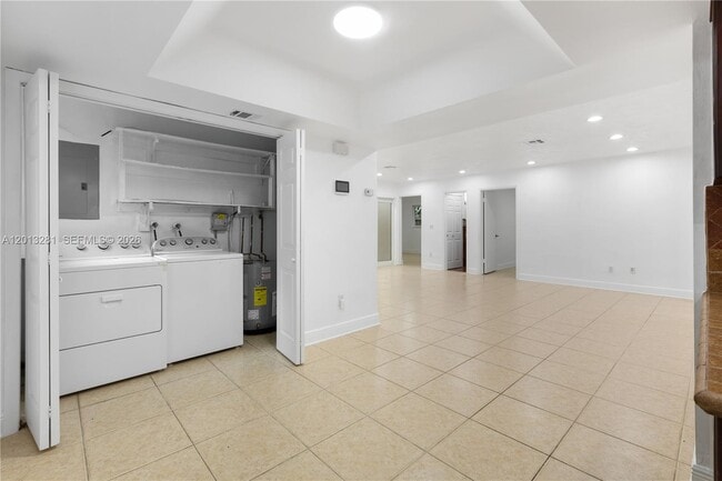 Building Photo - 5770 SW 55th St