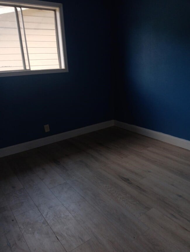 Building Photo - 3941 Broadmoor Dr