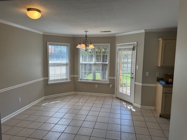 Building Photo - Great 3 bedroom 2.5 bath home!