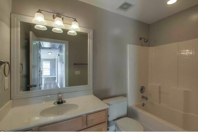 Building Photo - "Discover Spacious Living: 4-Bedroom, 3-Bath Gem in Brentwood's Autumn Crossing!"