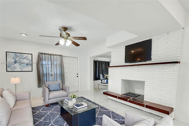 Building Photo - 4525 SW 112th Pl