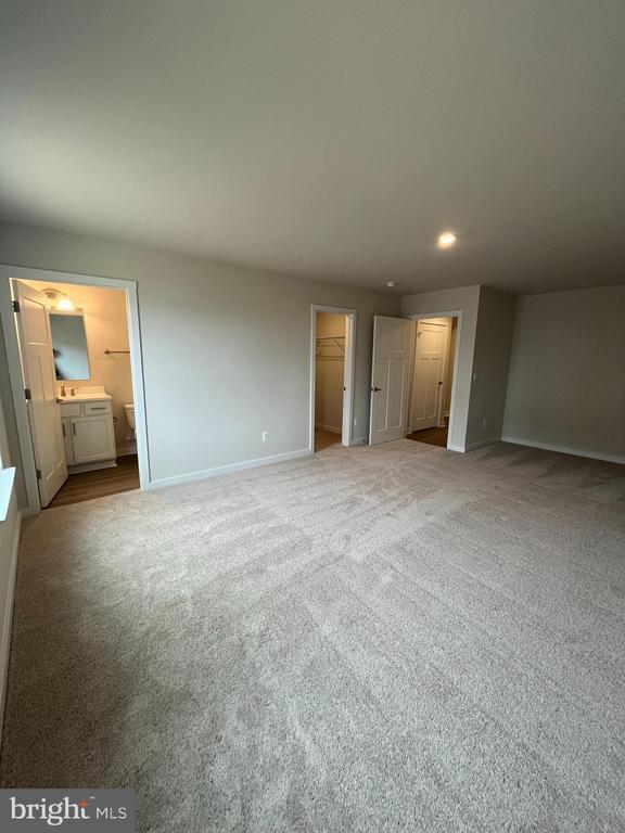 Building Photo - 90 Trotting Rd