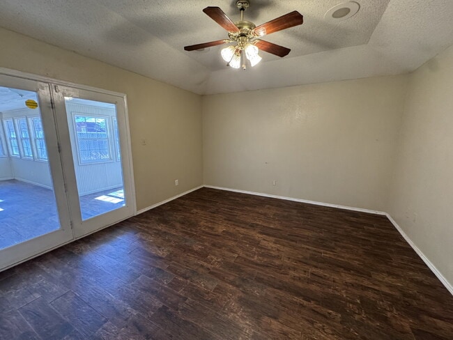Building Photo - Spacious Home Located Within Few Blocks Of Schools & Close Access To Spur 327 & S. Loop 289!