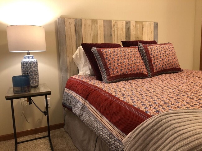 Building Photo - Southern Woods Comfort