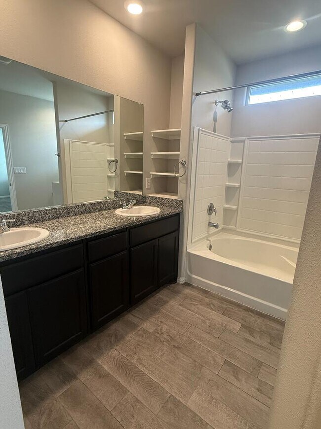 Building Photo - 6911 Brisco Rd